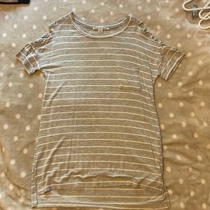 Gray blouse/t-shirt.